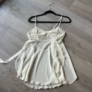 Victoria’s Secret white tag vintage lace lingerie slip